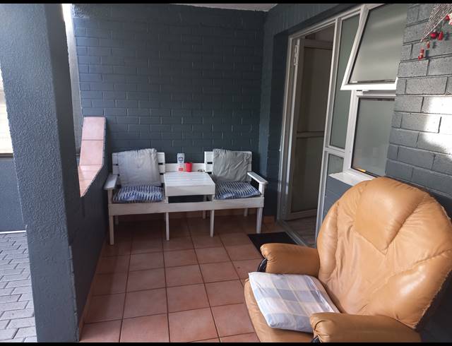 4 BEDROOM HOUSE FOR SALE IN WESTRIDGE